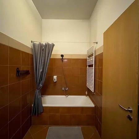 Midtown - Easy Check-in&parking Budapest