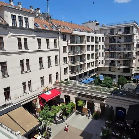 Midtown - Easy Check-in&parking * Budapest