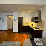 Midtown - Easy Check-in&parking Appartement