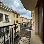 Midtown - Easy Check-in&parking Budapest