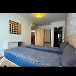 Midtown - Easy Check-in&parking Apartmán *