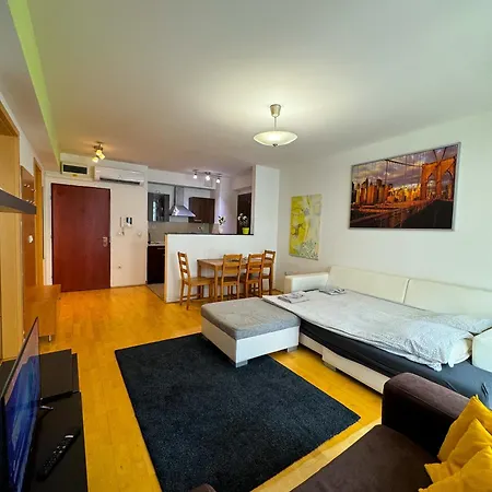 Midtown - Easy Check-in&parking Daire Budapeşte