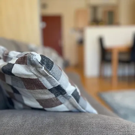 Midtown - Easy Check-in&parking Apartment