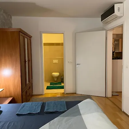 Midtown - Easy Check-in&parking Apartment