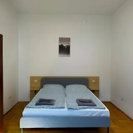 Midtown - Easy Check-in&parking Apartment *