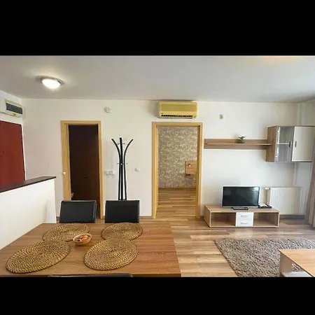 Midtown - Easy Check-in&parking Apartment *