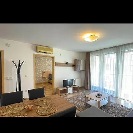 Midtown - Easy Check-in&parking Apartment