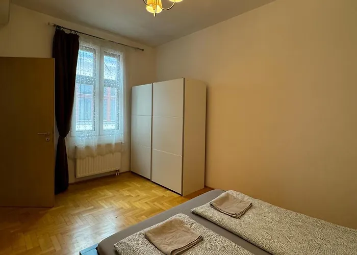 Midtown - Easy Check-in&parking Apartment *