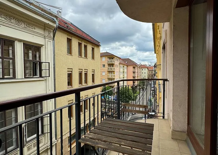 Midtown - Easy Check-in&parking Budapest
